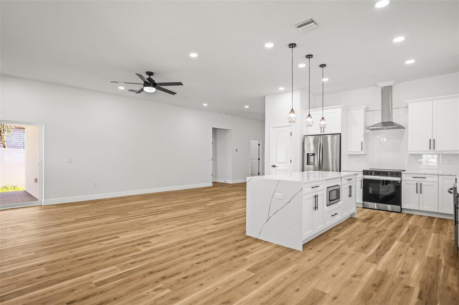 Image 7 of 54 For 331 Archimedes Street