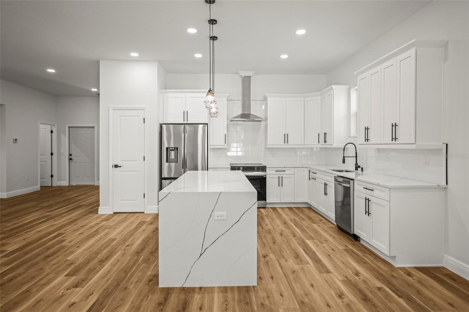 Image 8 of 54 For 331 Archimedes Street