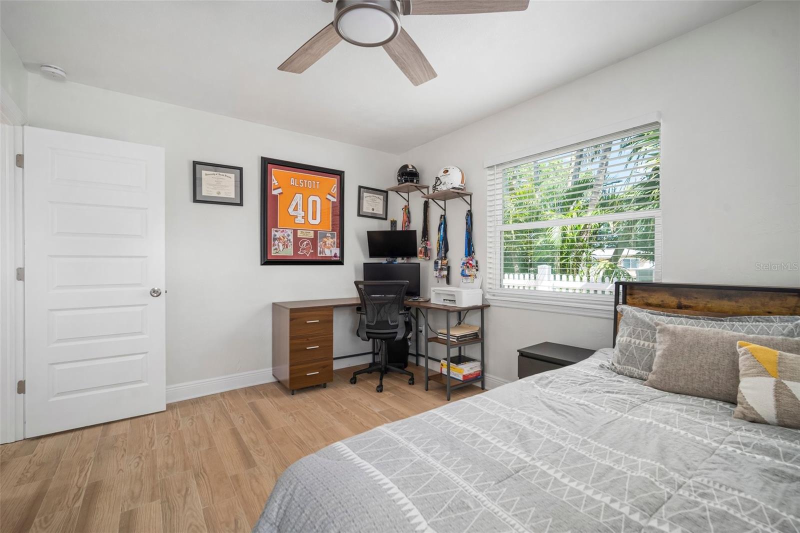 Image 15 of 71 For 656 40th Avenue Ne