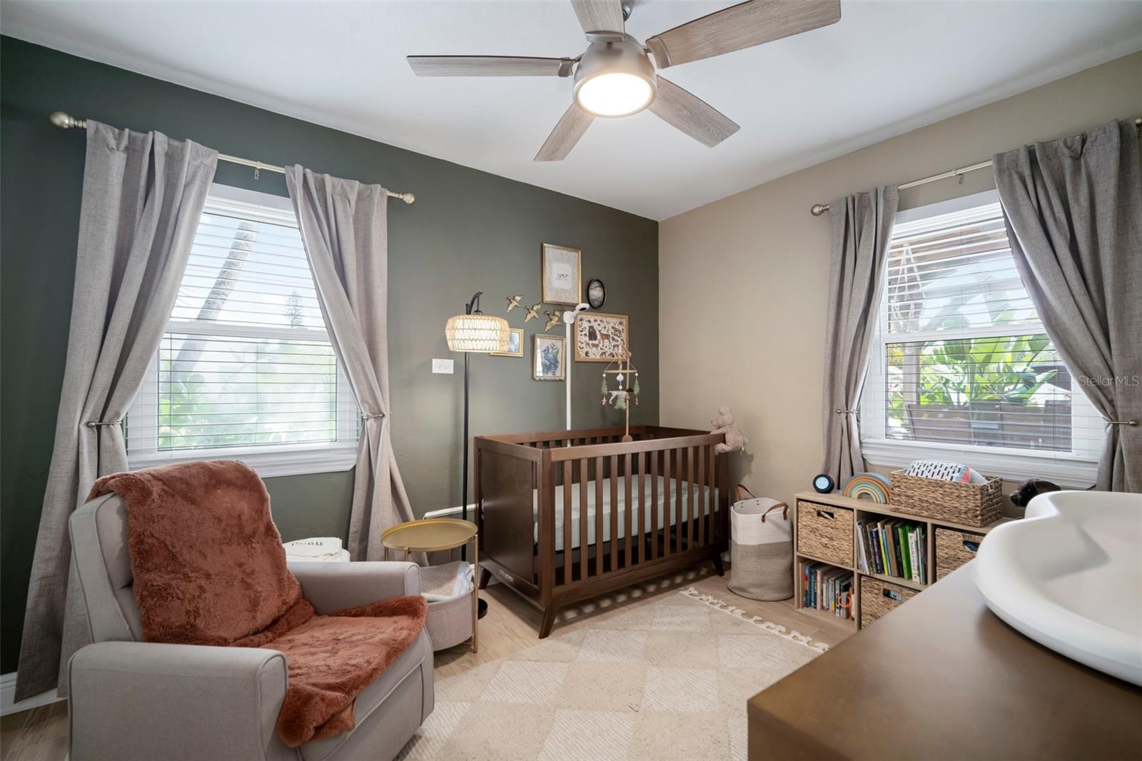 Image 17 of 71 For 656 40th Avenue Ne