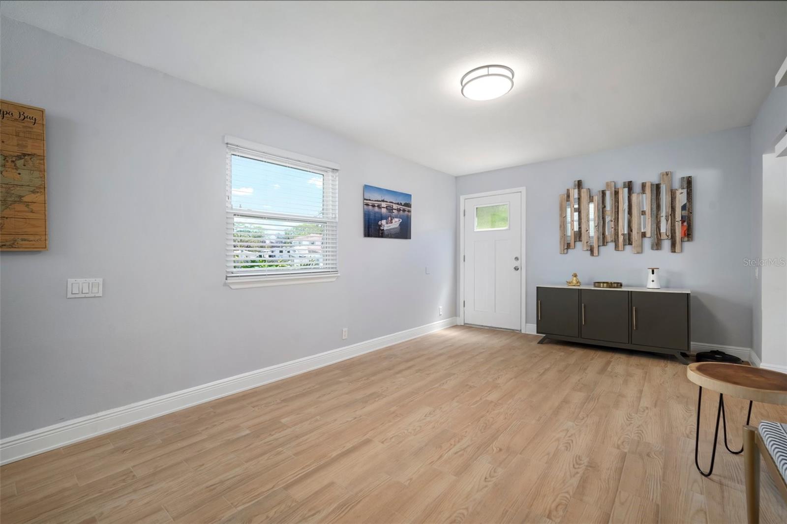 Image 26 of 71 For 656 40th Avenue Ne