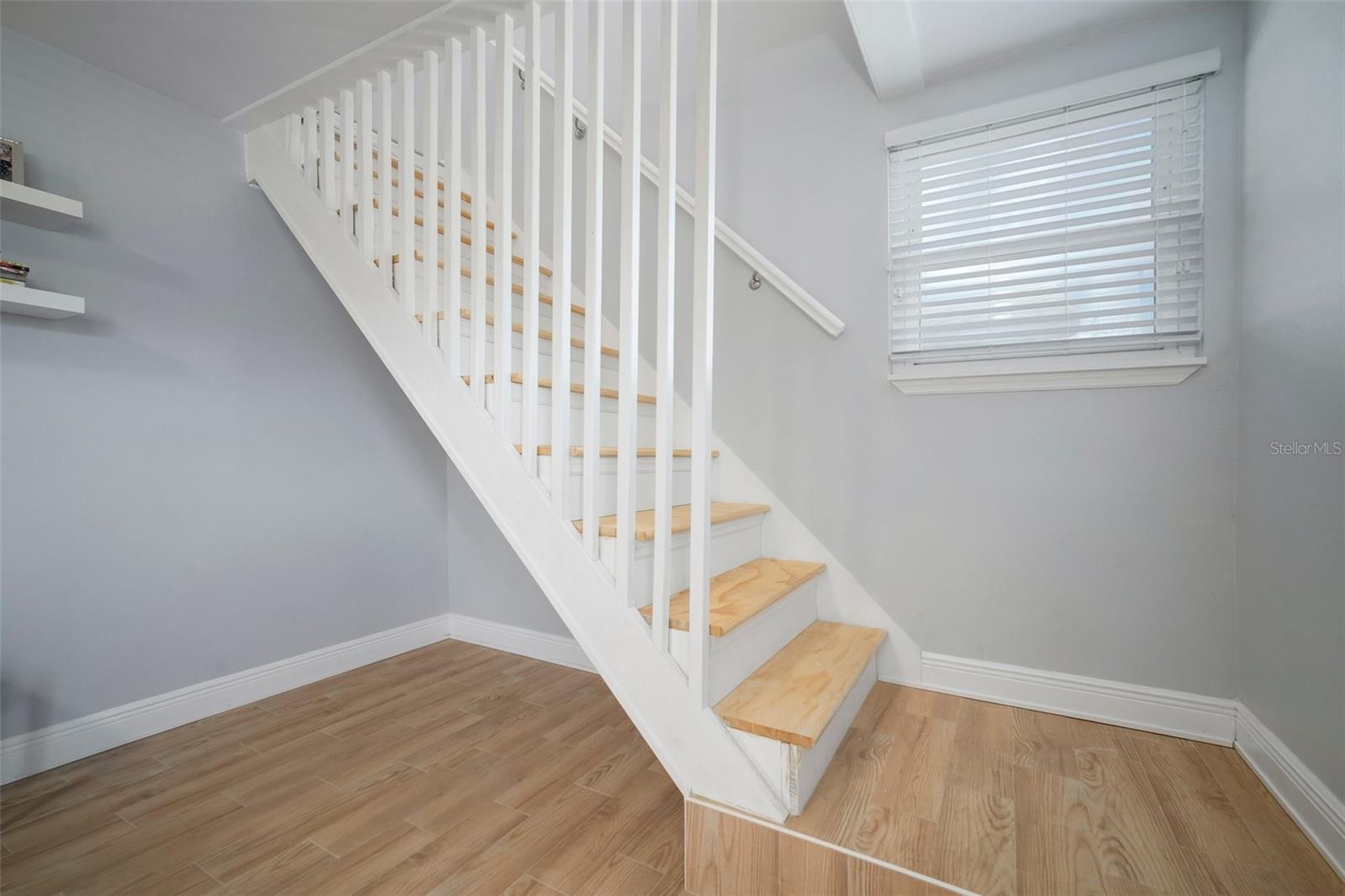 Image 28 of 71 For 656 40th Avenue Ne