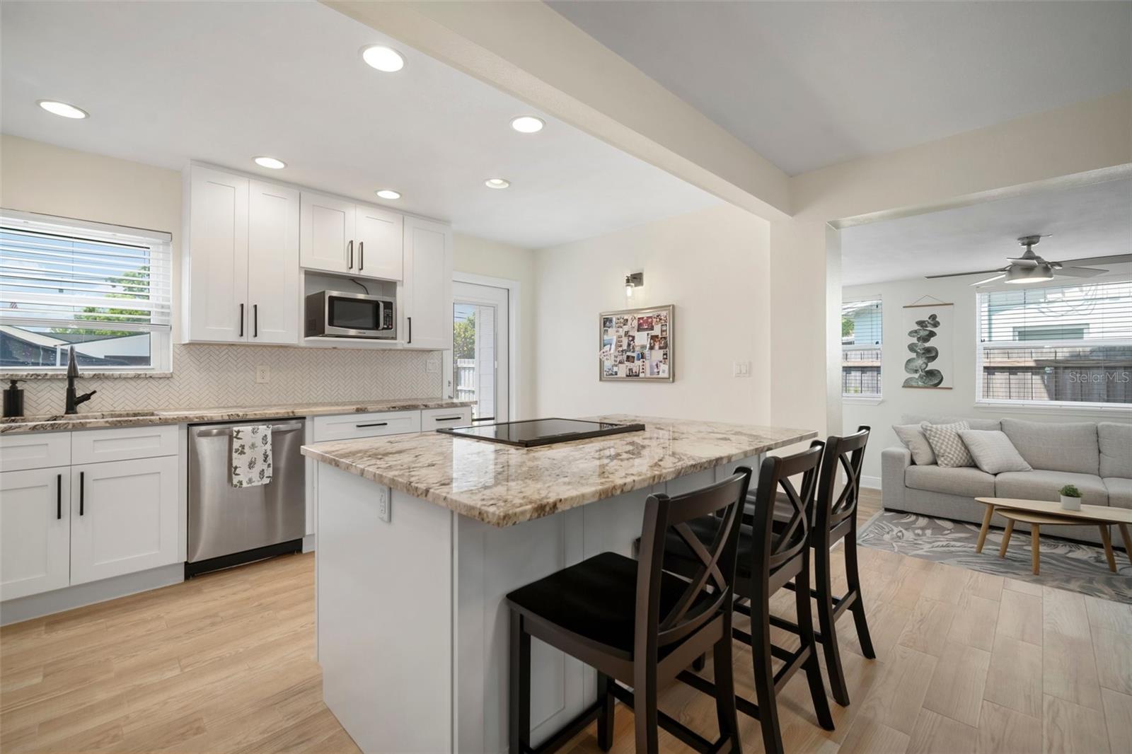 Image 3 of 71 For 656 40th Avenue Ne