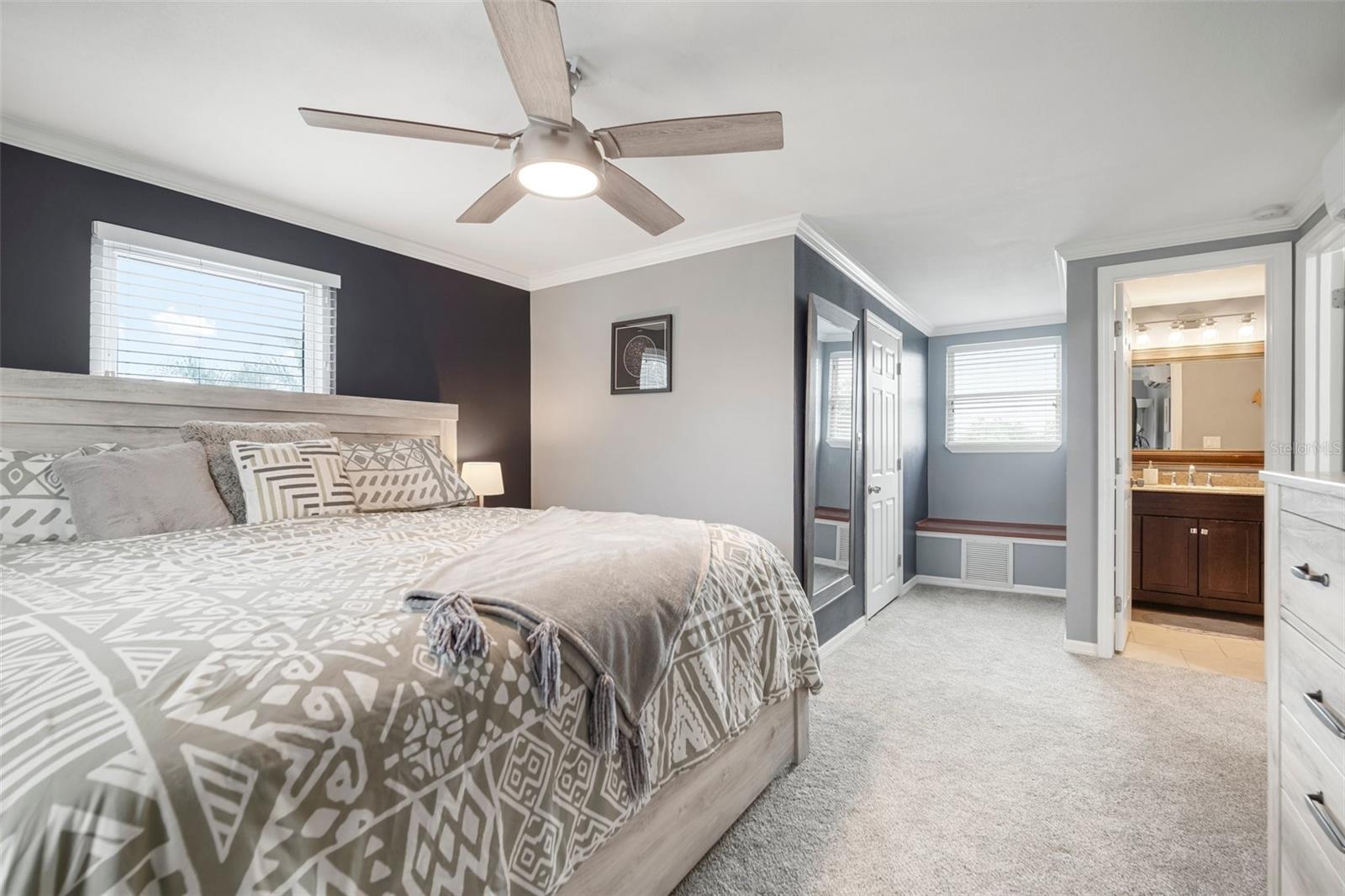Image 34 of 71 For 656 40th Avenue Ne