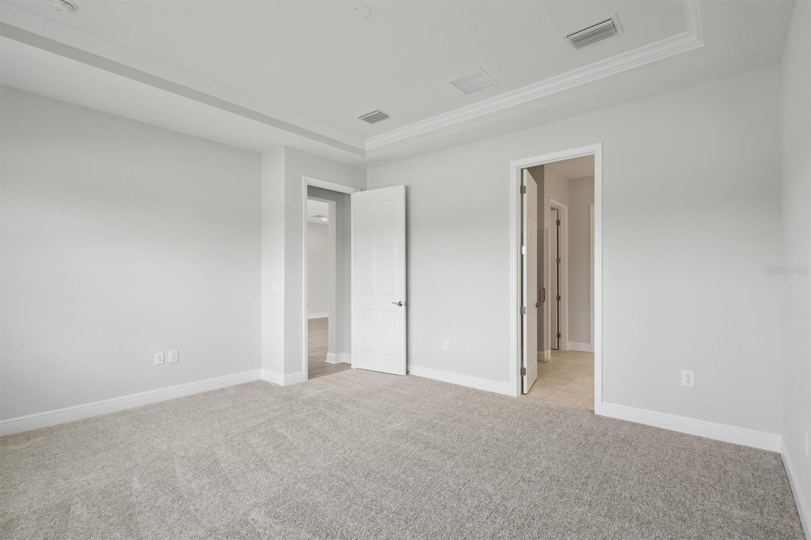 Listing photo id 14 for 35579 Stableton Lane