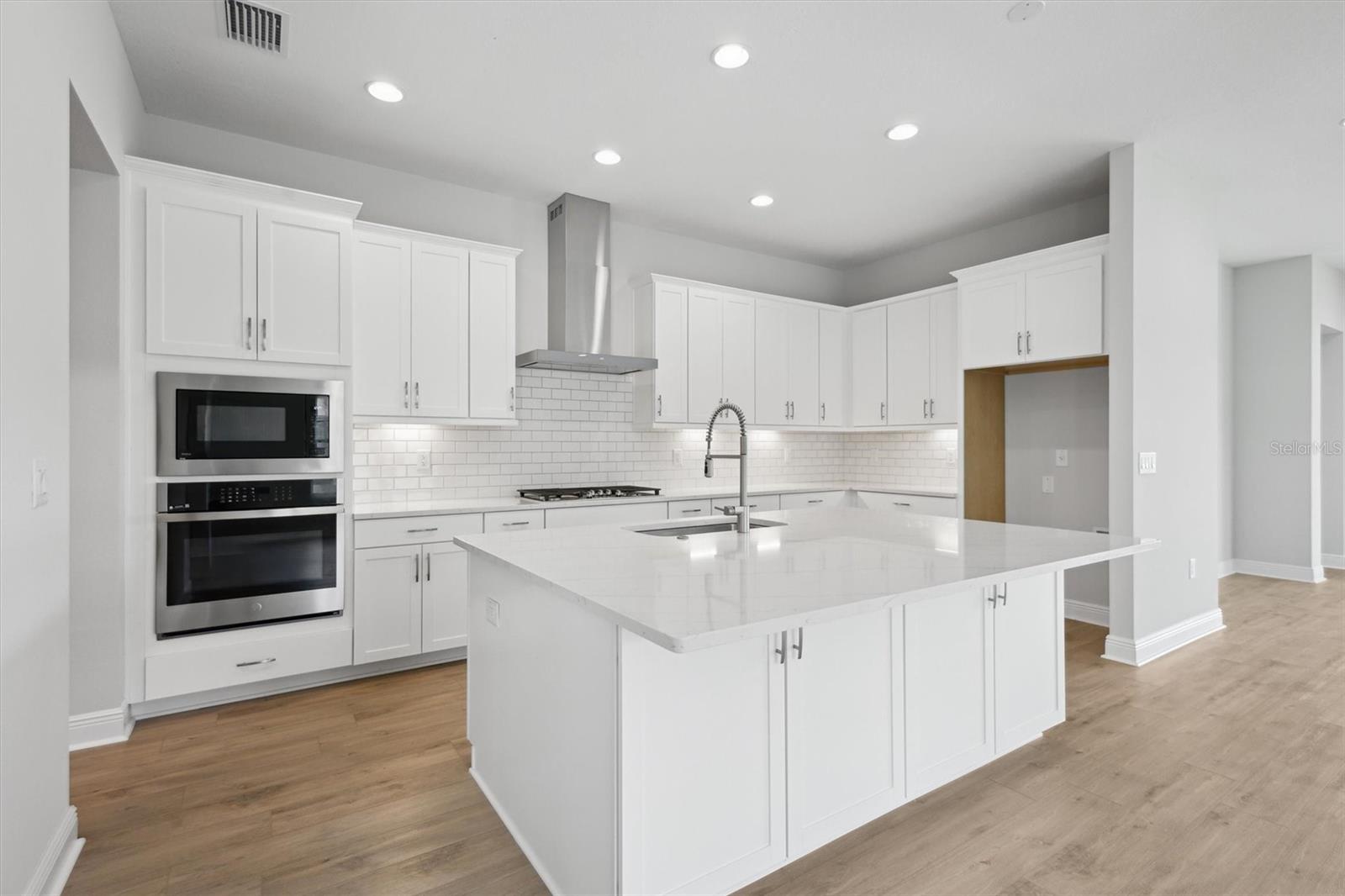 Listing photo id 0 for 35579 Stableton Lane