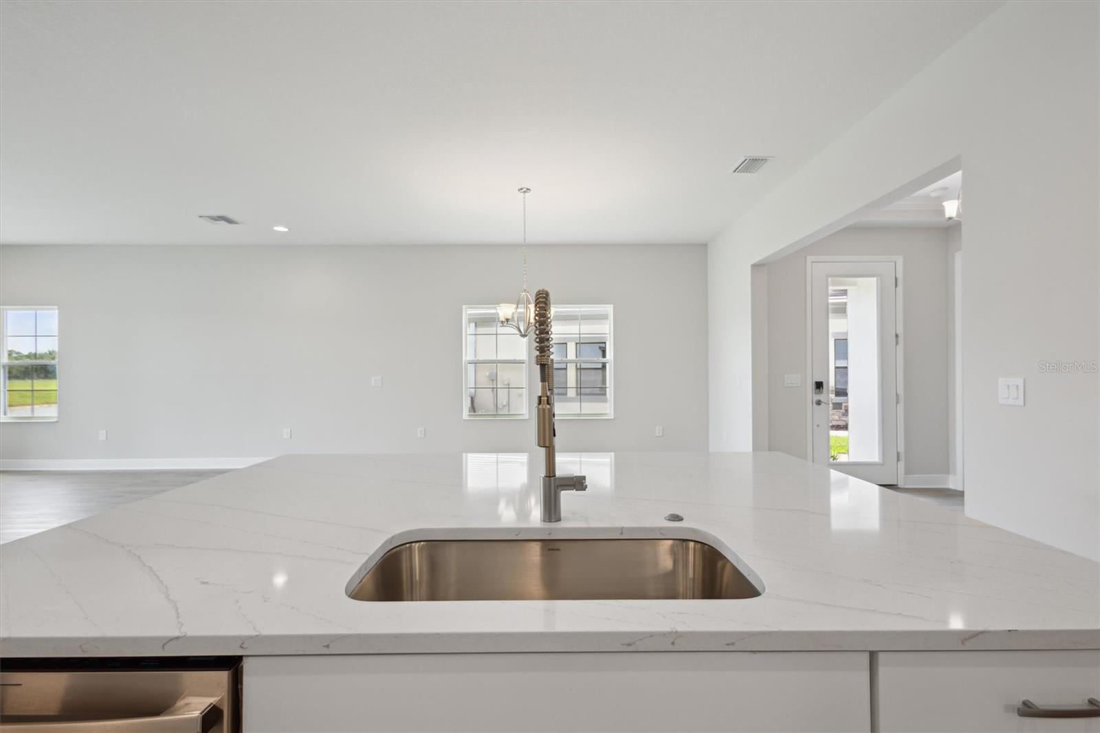 Listing photo id 6 for 35579 Stableton Lane