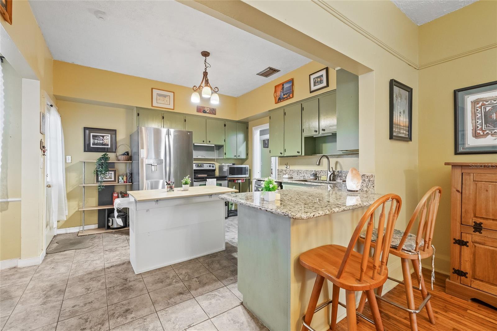 Image 14 of 48 For 916 Broad Street