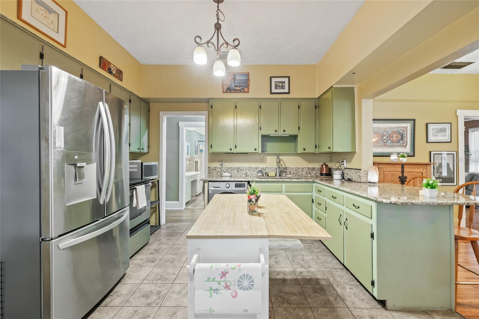 Image 16 of 48 For 916 Broad Street