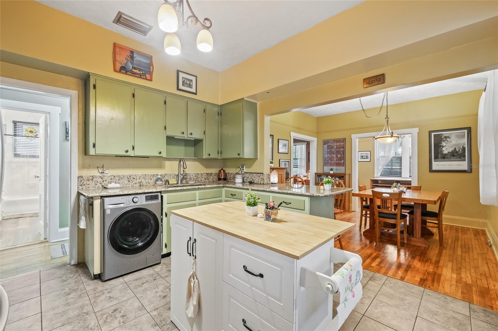 Image 17 of 48 For 916 Broad Street