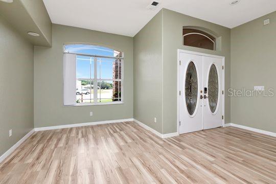 Listing photo id 9 for 10305 Worthy Lamb Way