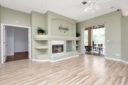 Listing photo id 13 for 10305 Worthy Lamb Way