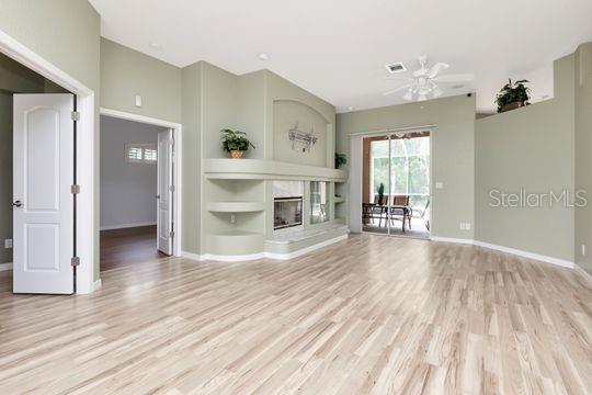 Listing photo id 14 for 10305 Worthy Lamb Way