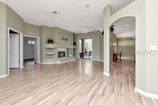 Listing photo id 15 for 10305 Worthy Lamb Way