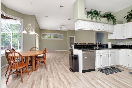 Listing photo id 25 for 10305 Worthy Lamb Way