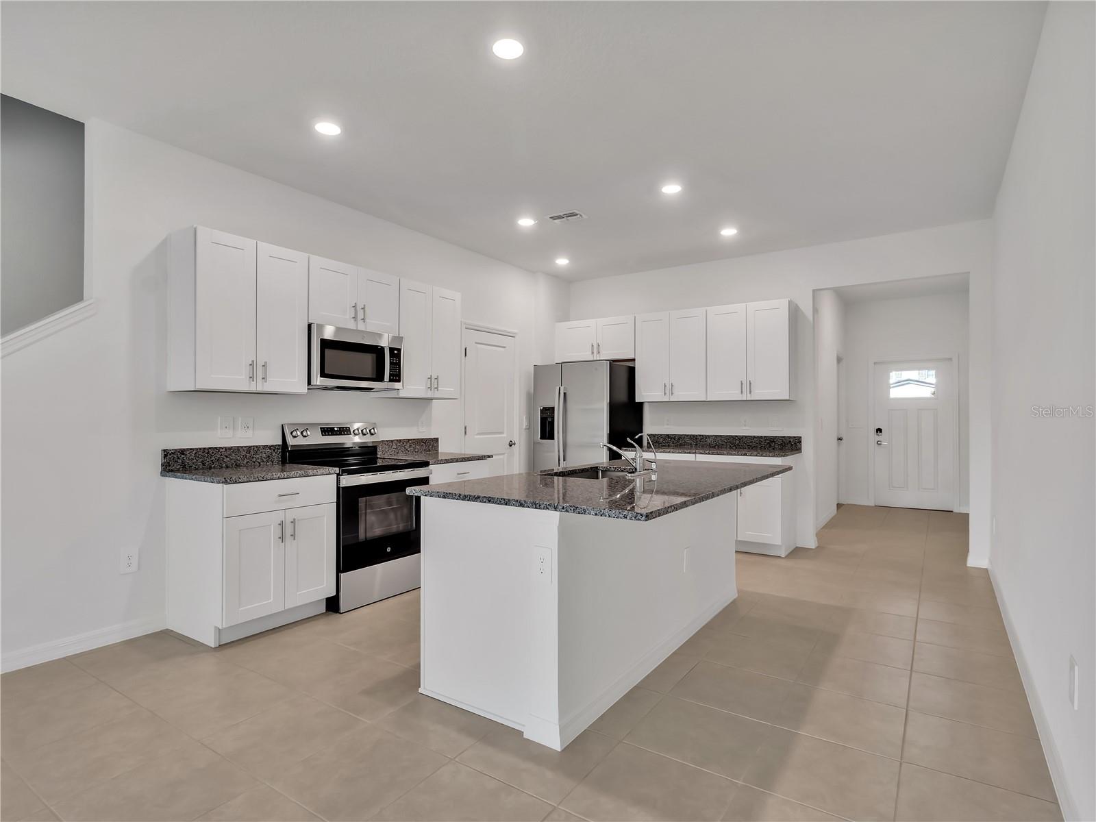 Listing photo id 9 for 9309 Bonita Mar Drive
