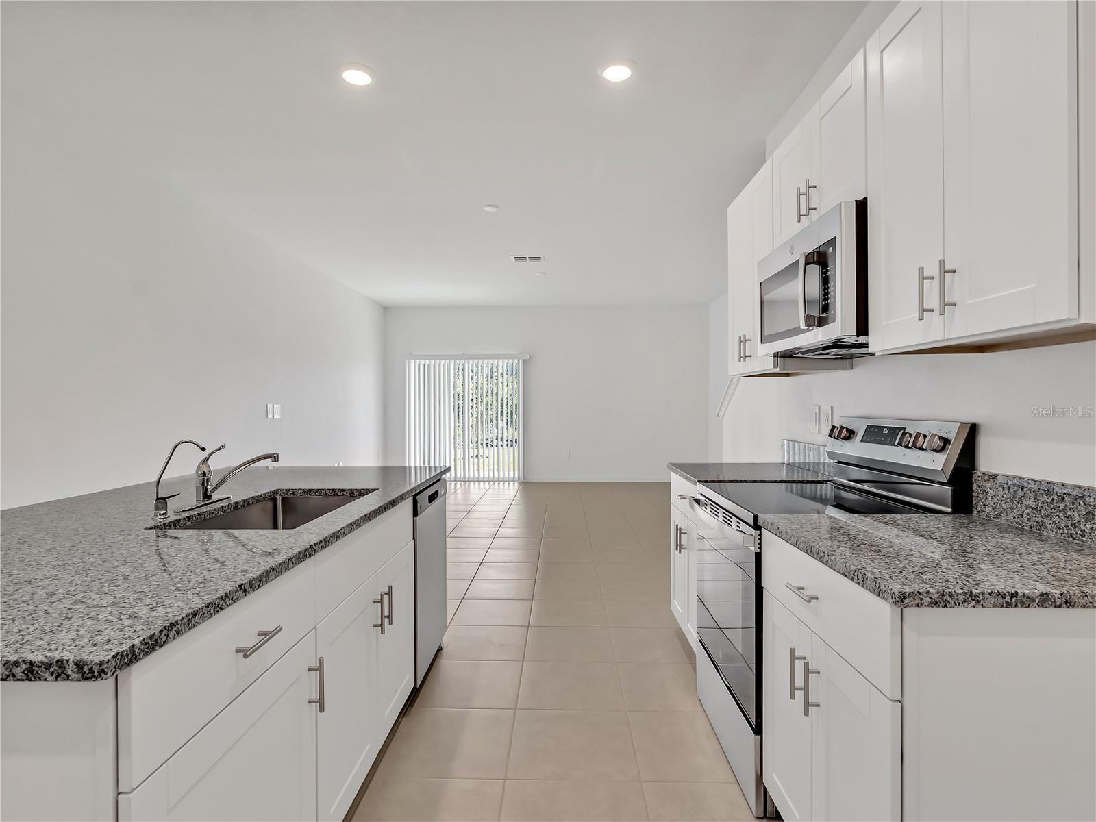 Listing photo id 14 for 9309 Bonita Mar Drive