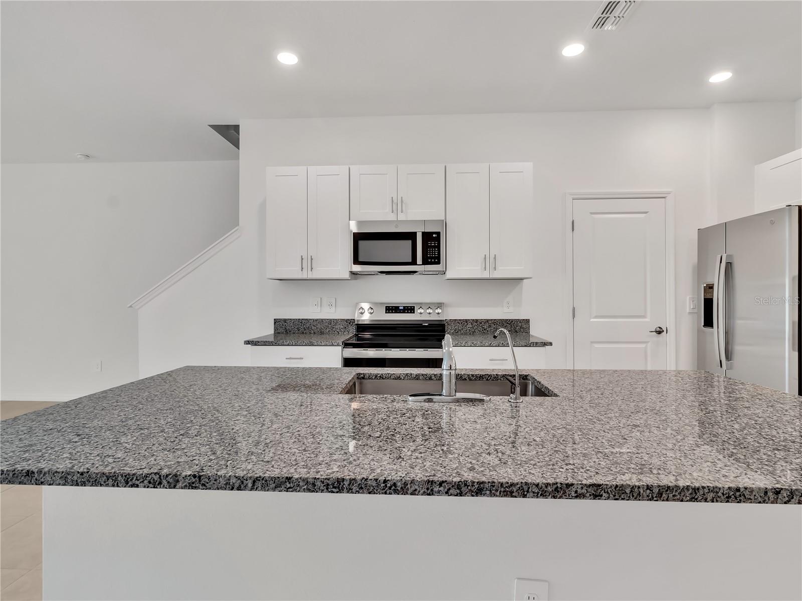 Listing photo id 7 for 9309 Bonita Mar Drive
