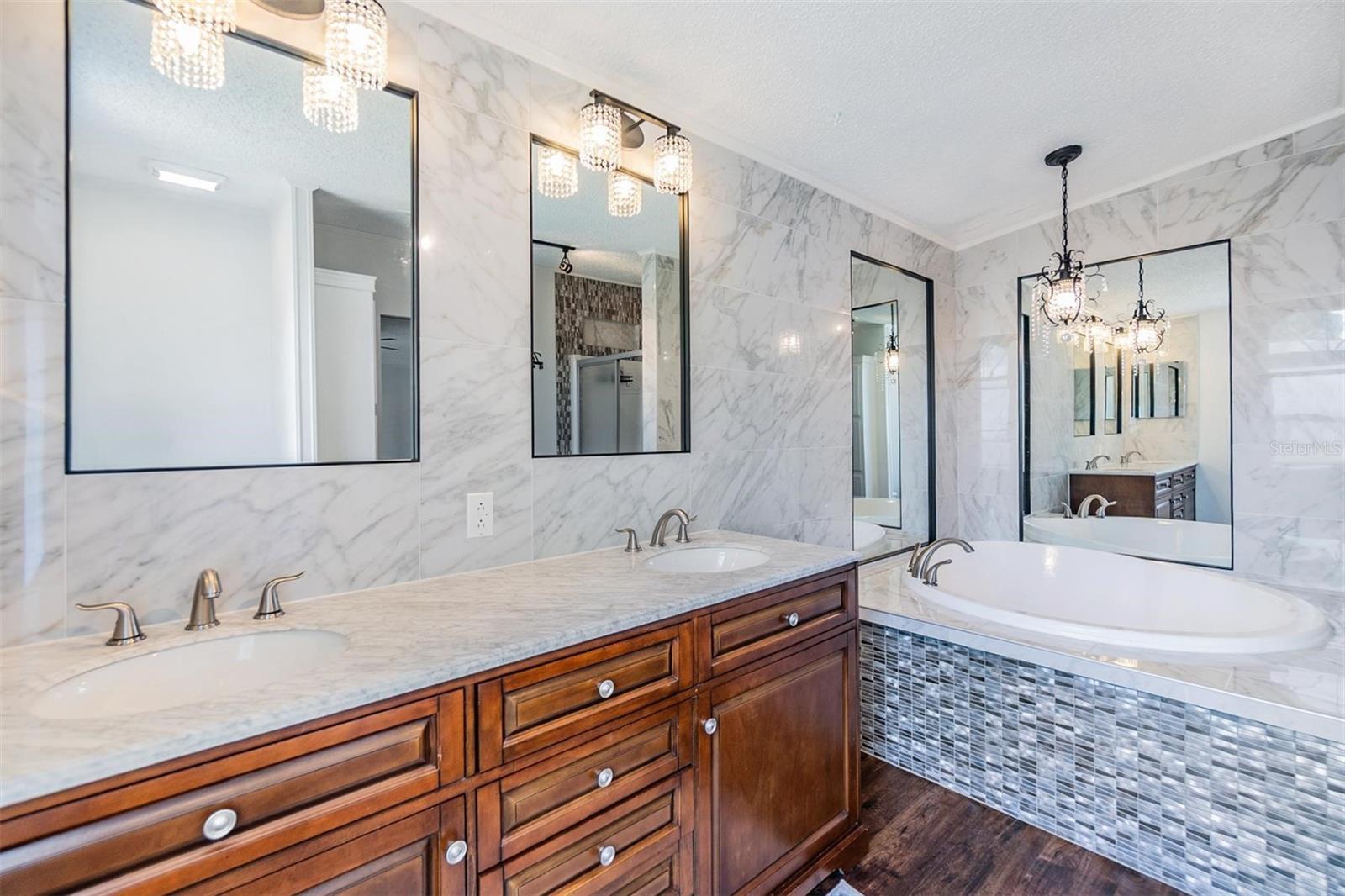 Listing photo id 20 for 6036 110th Avenue N