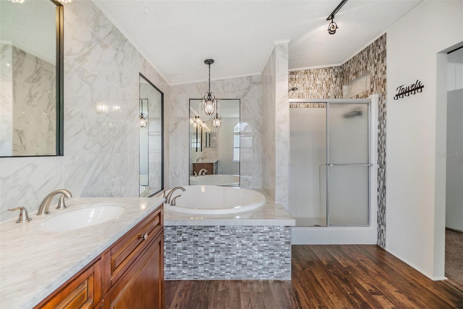 Listing photo id 21 for 6036 110th Avenue N