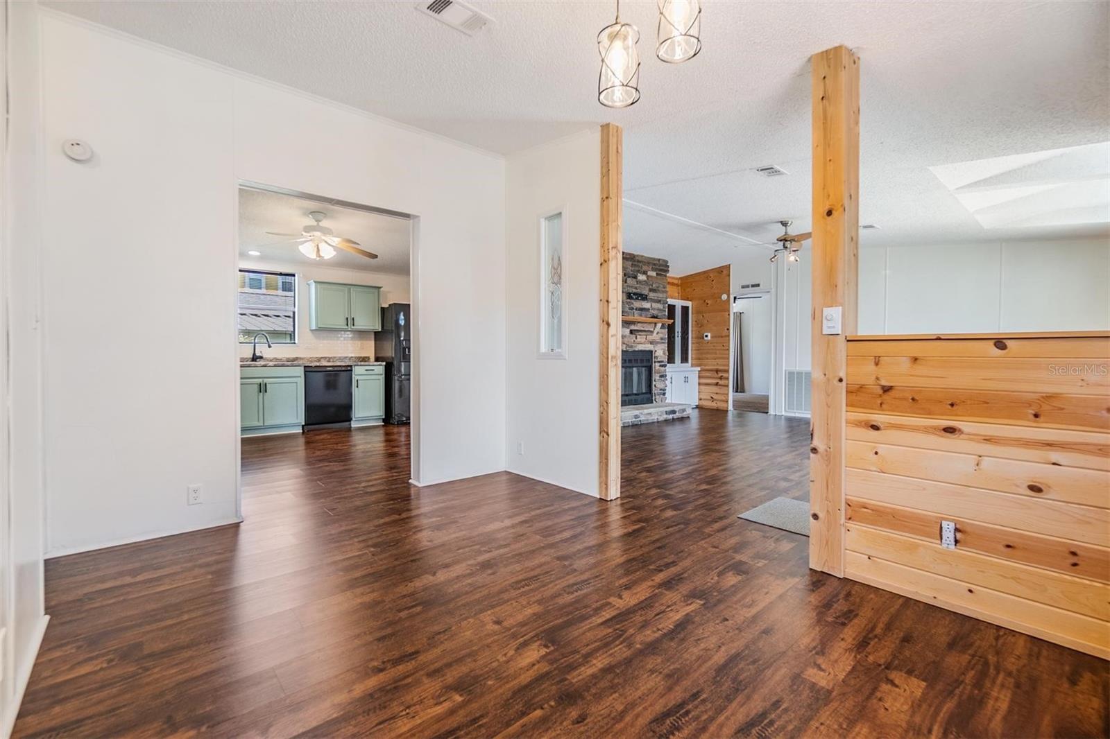 Listing photo id 32 for 6036 110th Avenue N