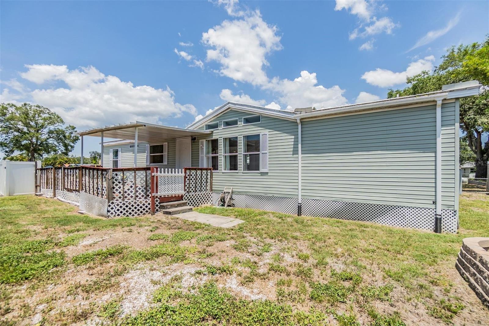 Listing photo id 37 for 6036 110th Avenue N