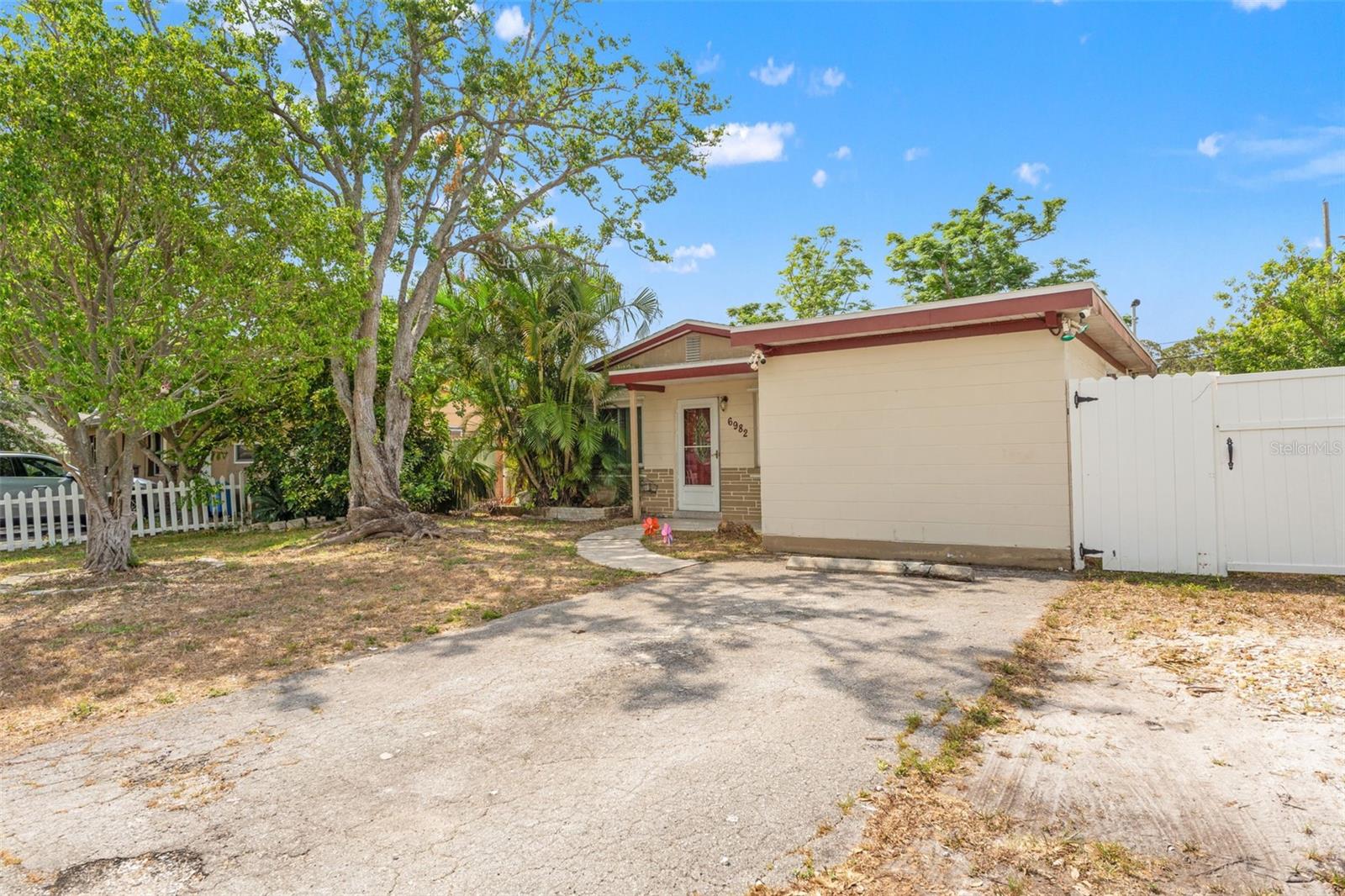 Image 2 of 26 For 6982 78th Avenue N