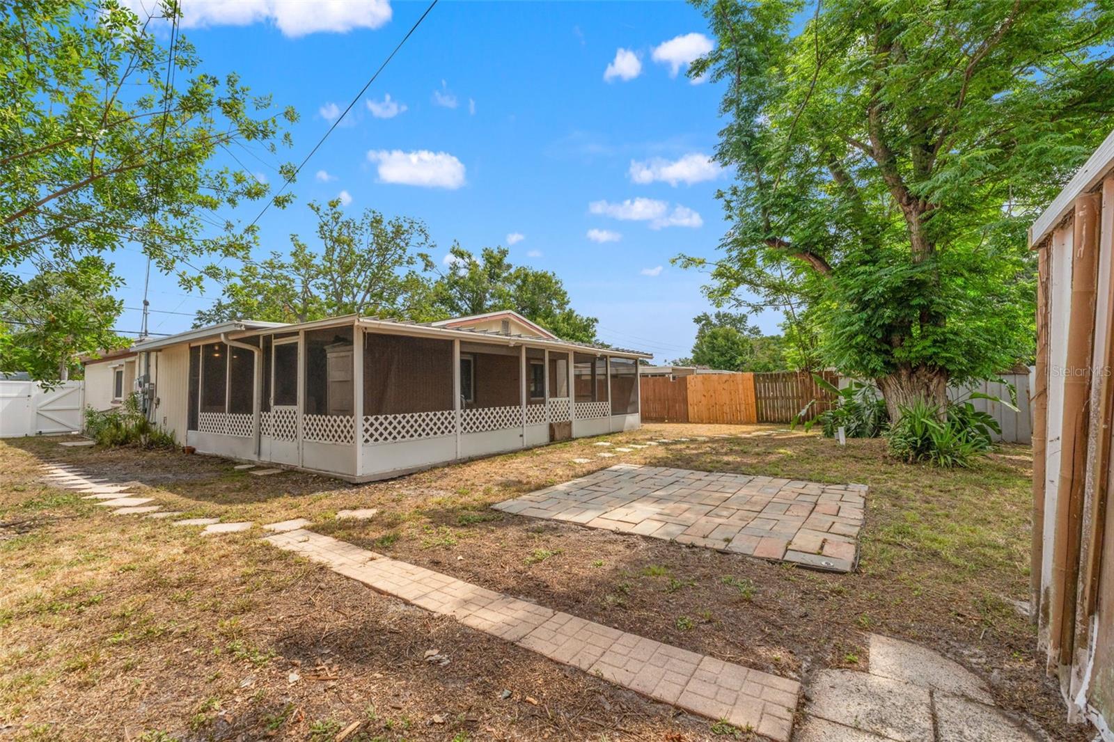 Image 23 of 26 For 6982 78th Avenue N