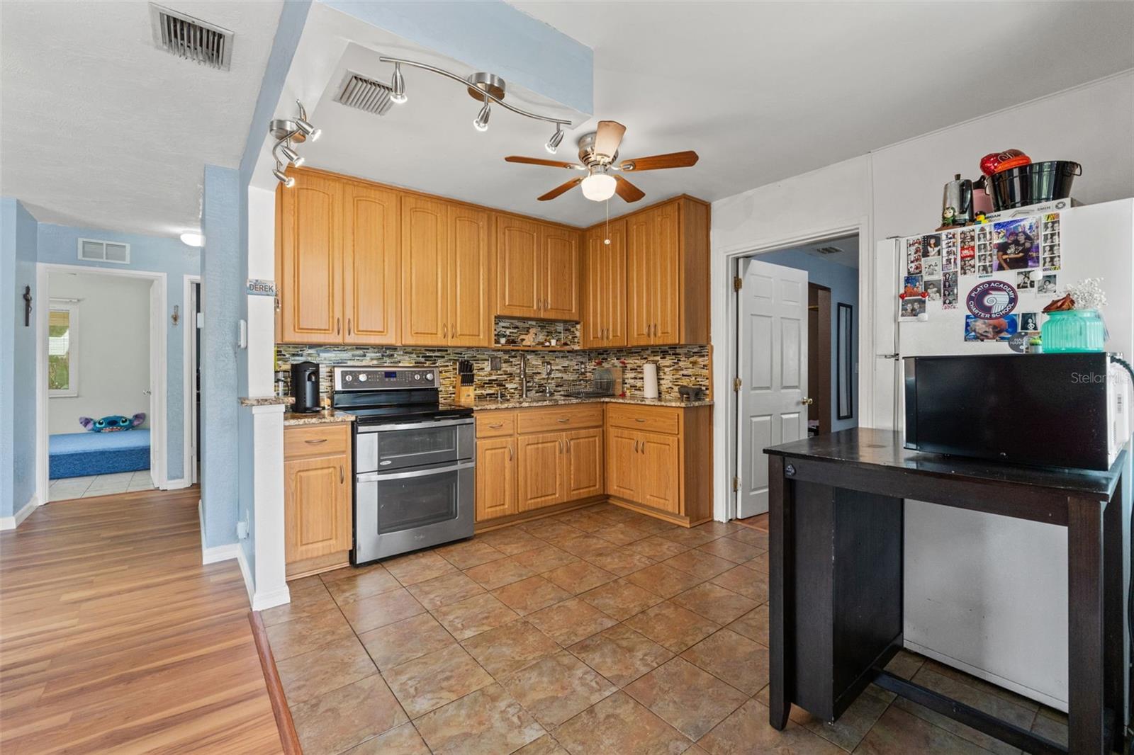 Image 5 of 26 For 6982 78th Avenue N