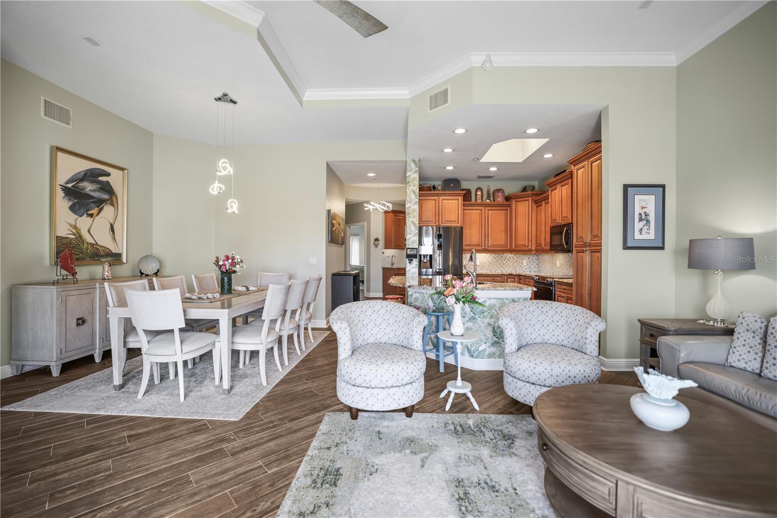 Image 38 of 74 For 205 Brightwater Drive 101