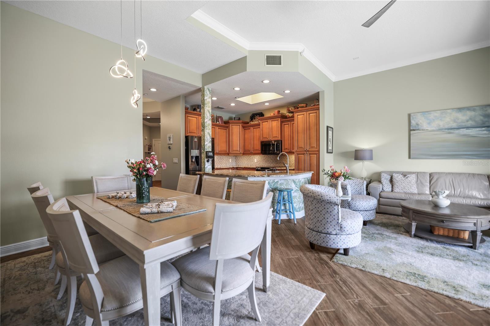 Image 40 of 74 For 205 Brightwater Drive 101