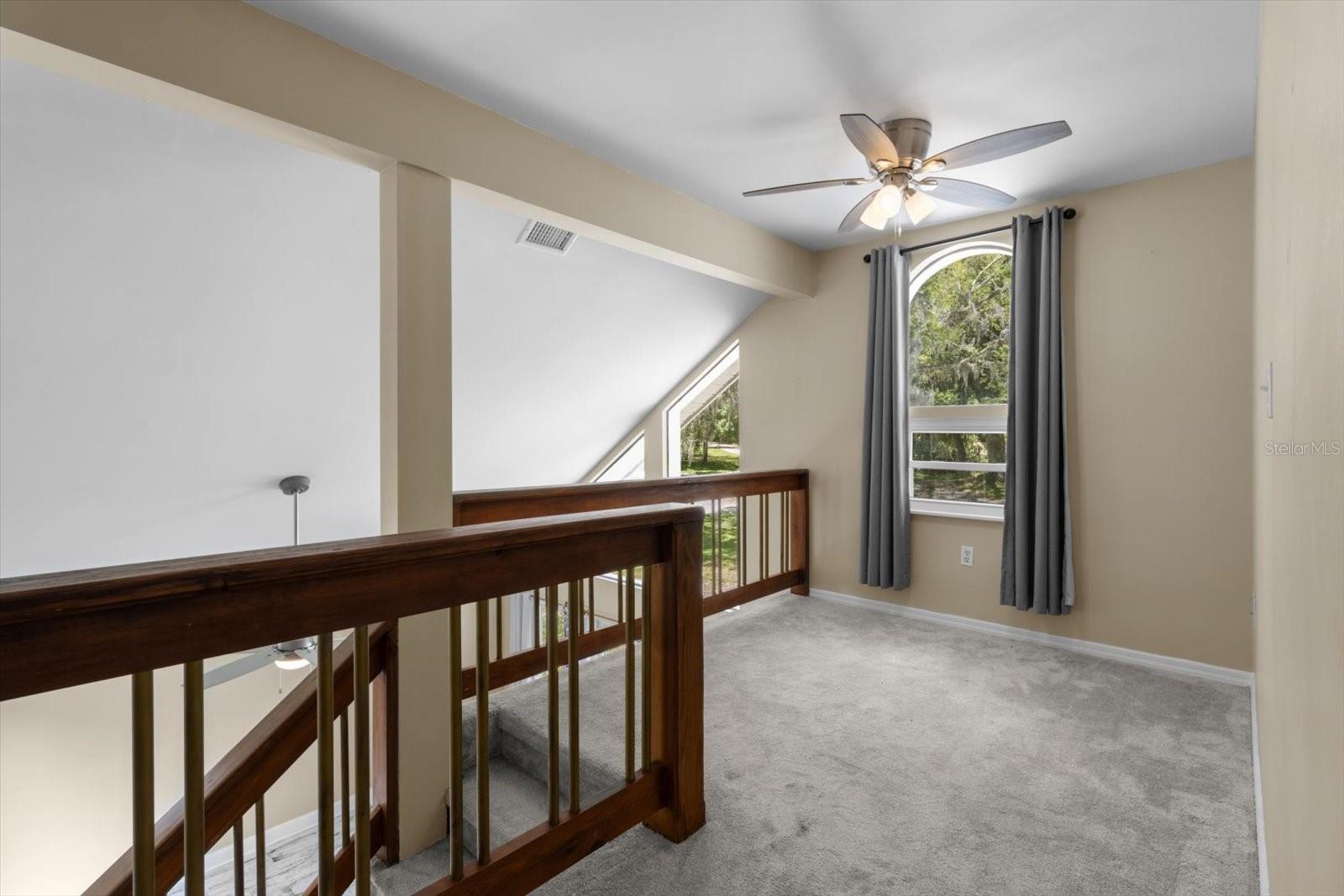 Listing photo id 10 for 30 Rivertrail Drive