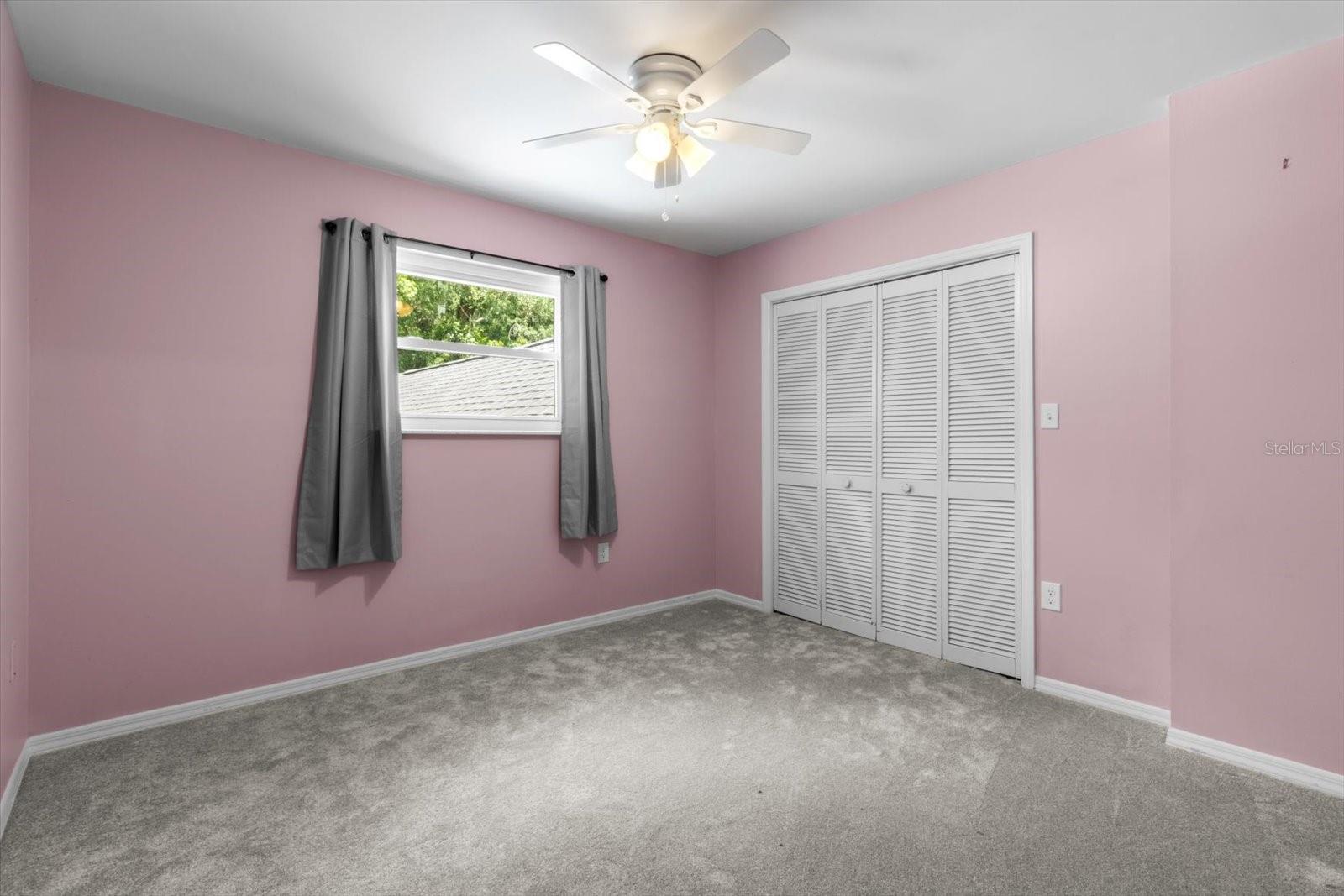 Listing photo id 11 for 30 Rivertrail Drive