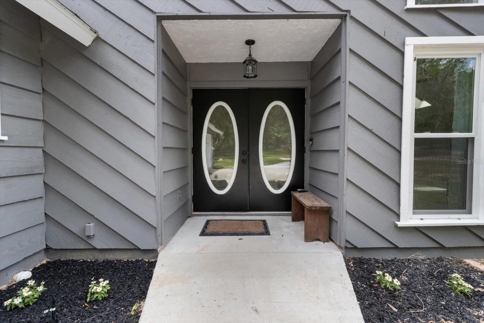 Listing photo id 0 for 30 Rivertrail Drive