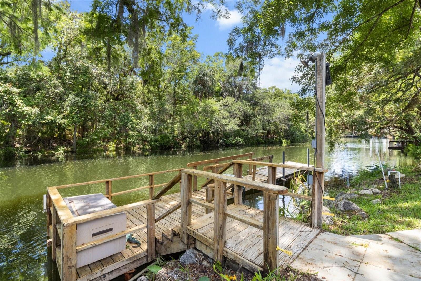 Listing photo id 22 for 30 Rivertrail Drive