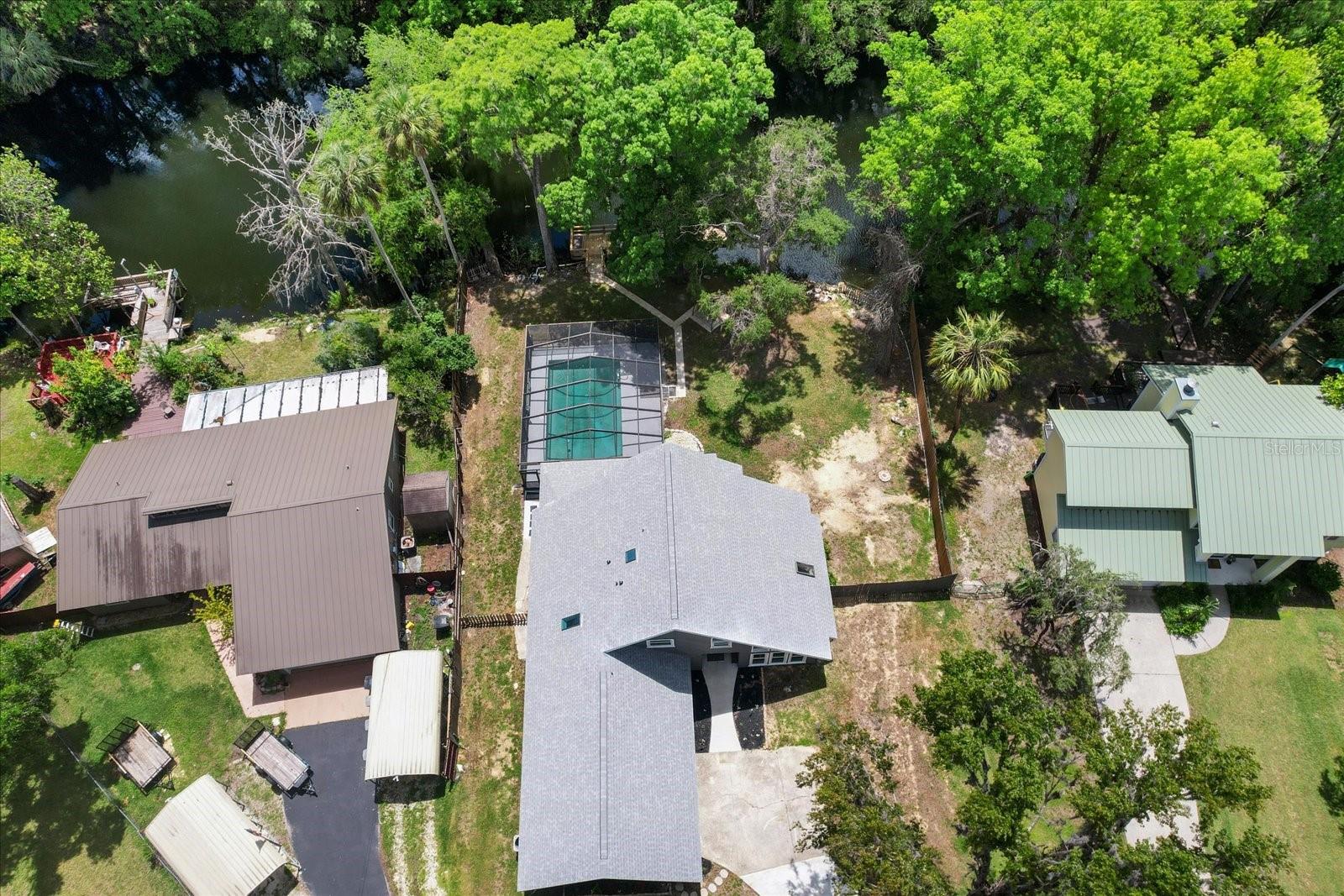 Listing photo id 25 for 30 Rivertrail Drive