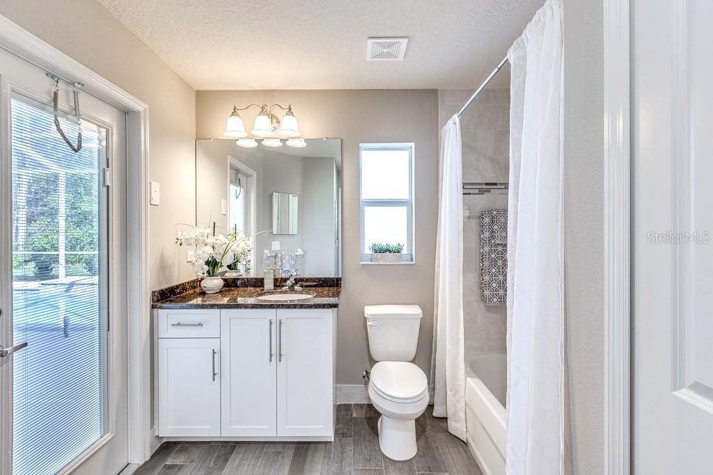 Listing photo id 11 for 38 Vinca Street