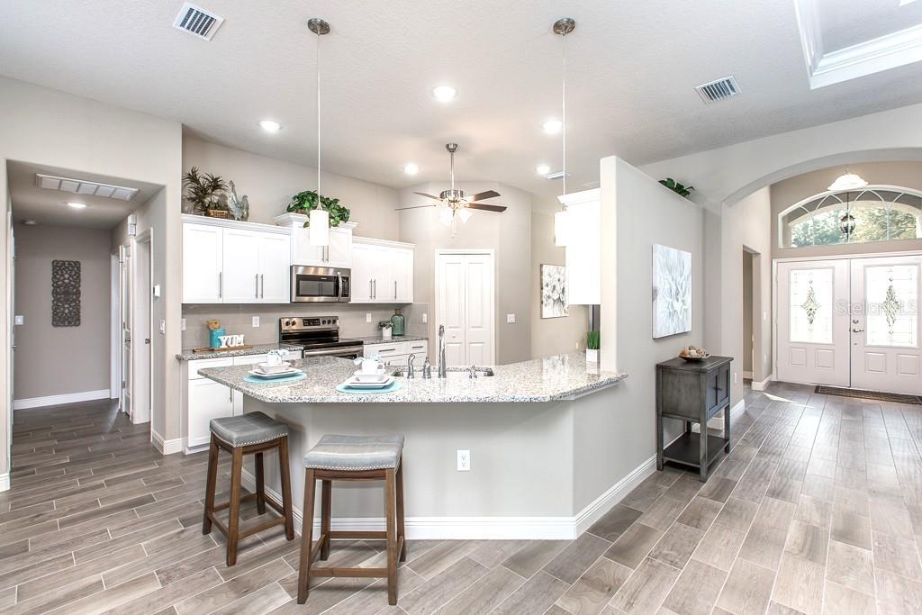 Listing photo id 0 for 38 Vinca Street