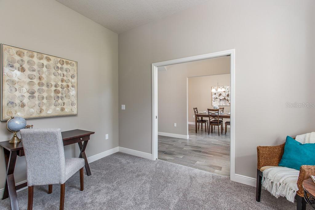 Listing photo id 6 for 38 Vinca Street
