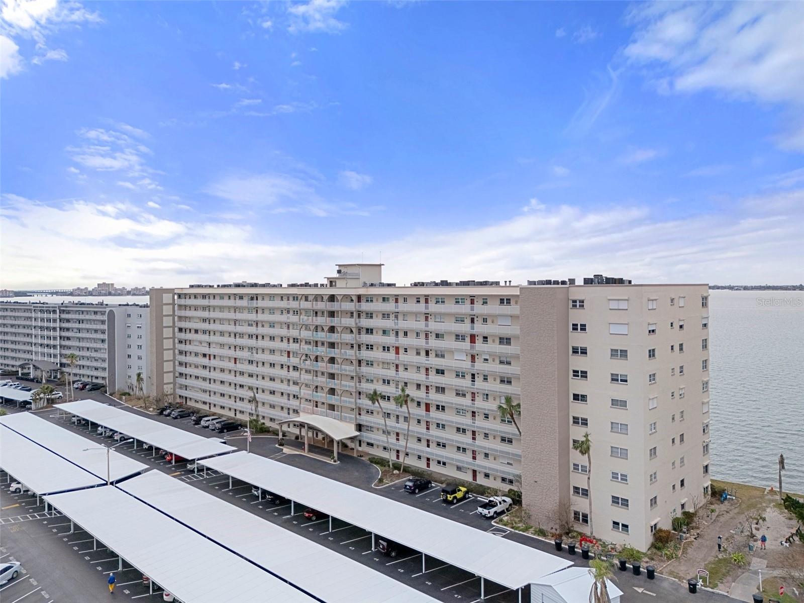Listing photo id 8 for 5980 Shore Boulevard S 312