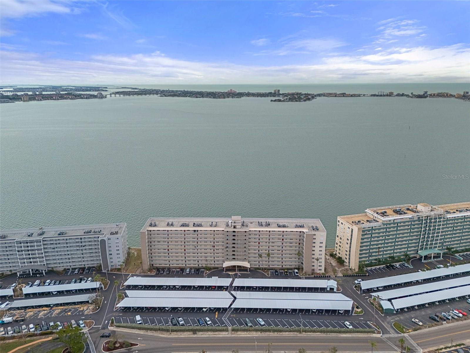 Listing photo id 10 for 5980 Shore Boulevard S 312