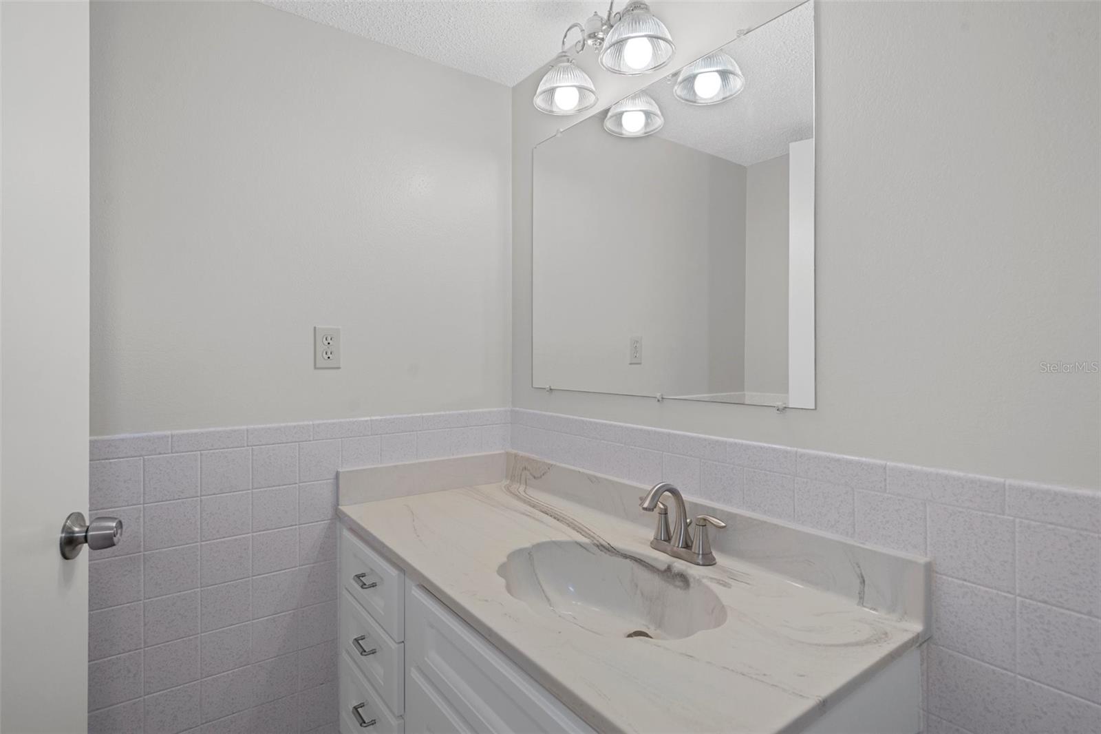 Listing photo id 42 for 5980 Shore Boulevard S 312