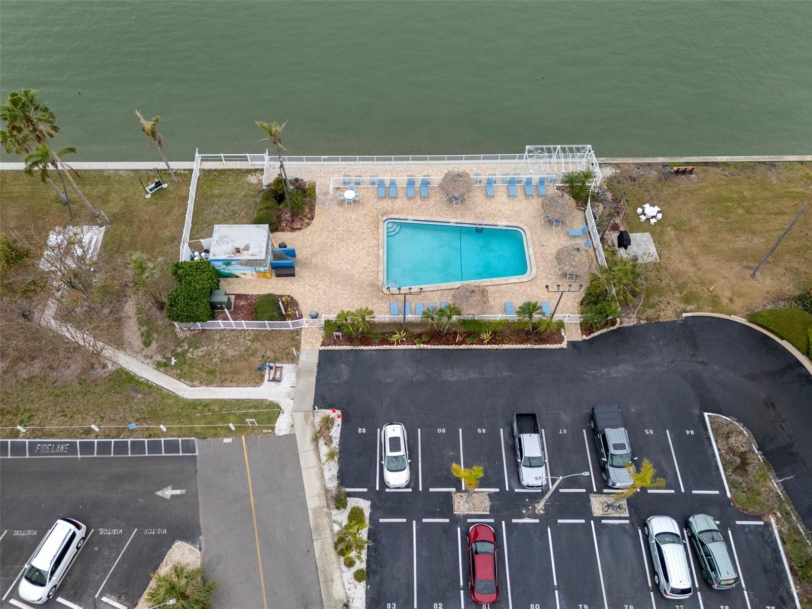 Listing photo id 63 for 5980 Shore Boulevard S 312