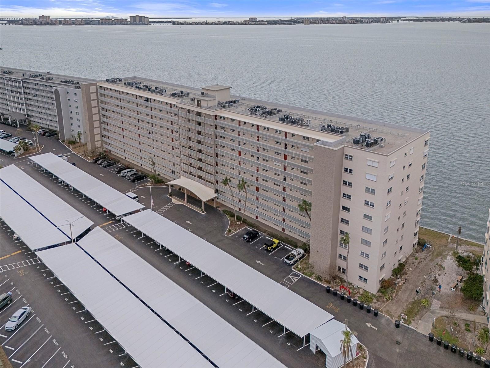 Listing photo id 7 for 5980 Shore Boulevard S 312
