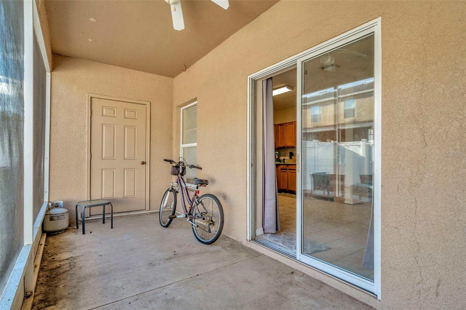 Listing photo id 10 for 30140 Barnaby Lane