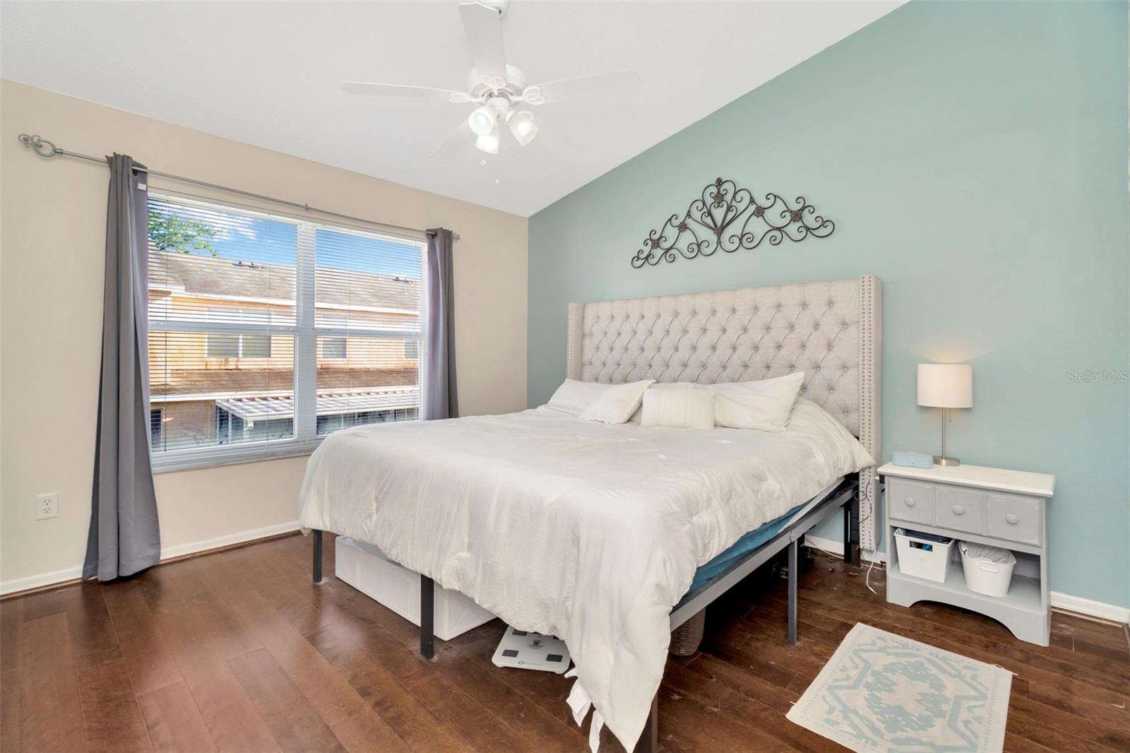 Listing photo id 14 for 30140 Barnaby Lane