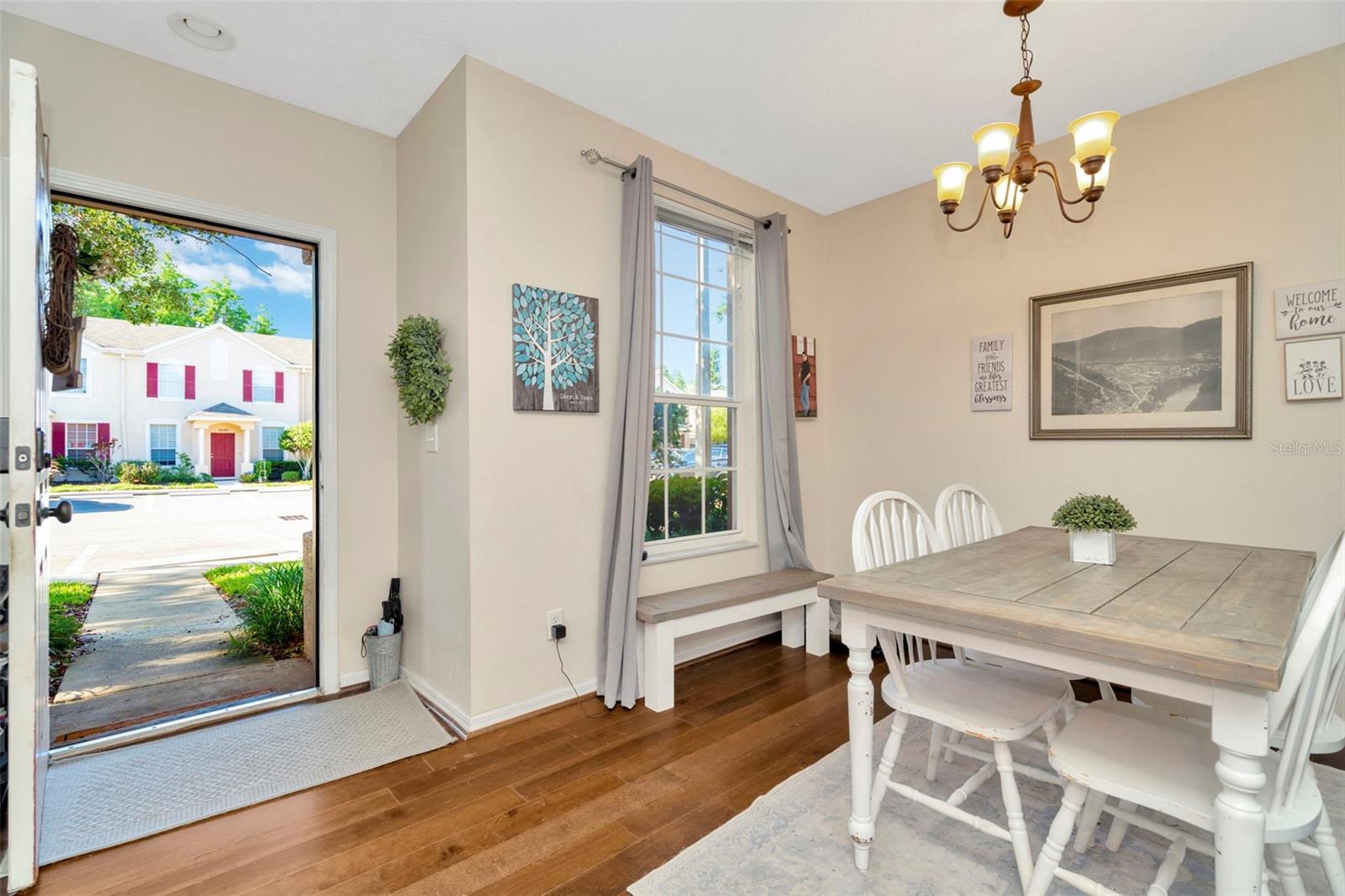 Listing photo id 1 for 30140 Barnaby Lane