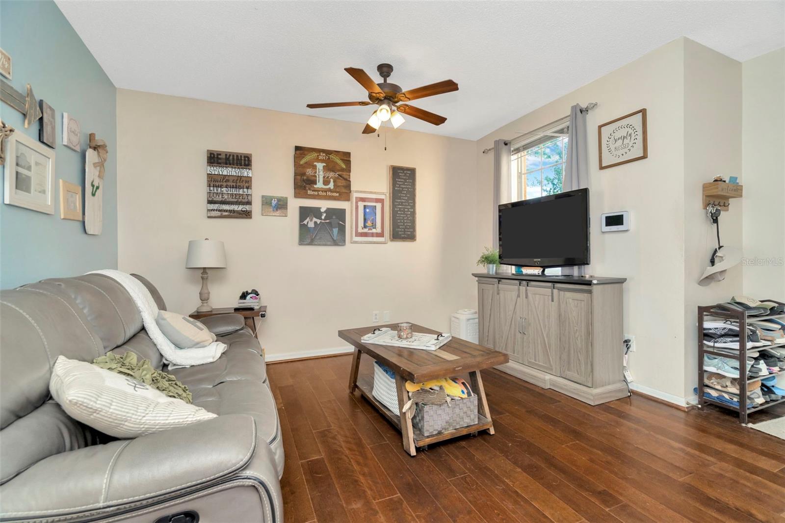 Listing photo id 2 for 30140 Barnaby Lane