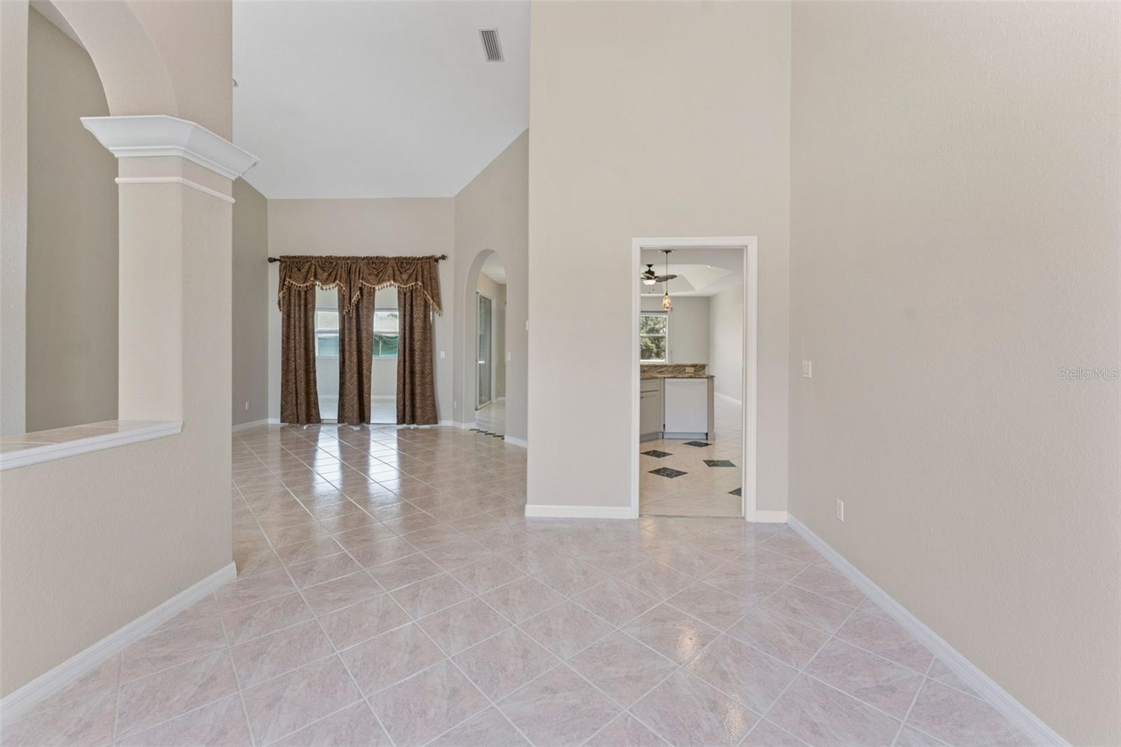 Image 4 of 19 For 3610 Woodbridge Avenue