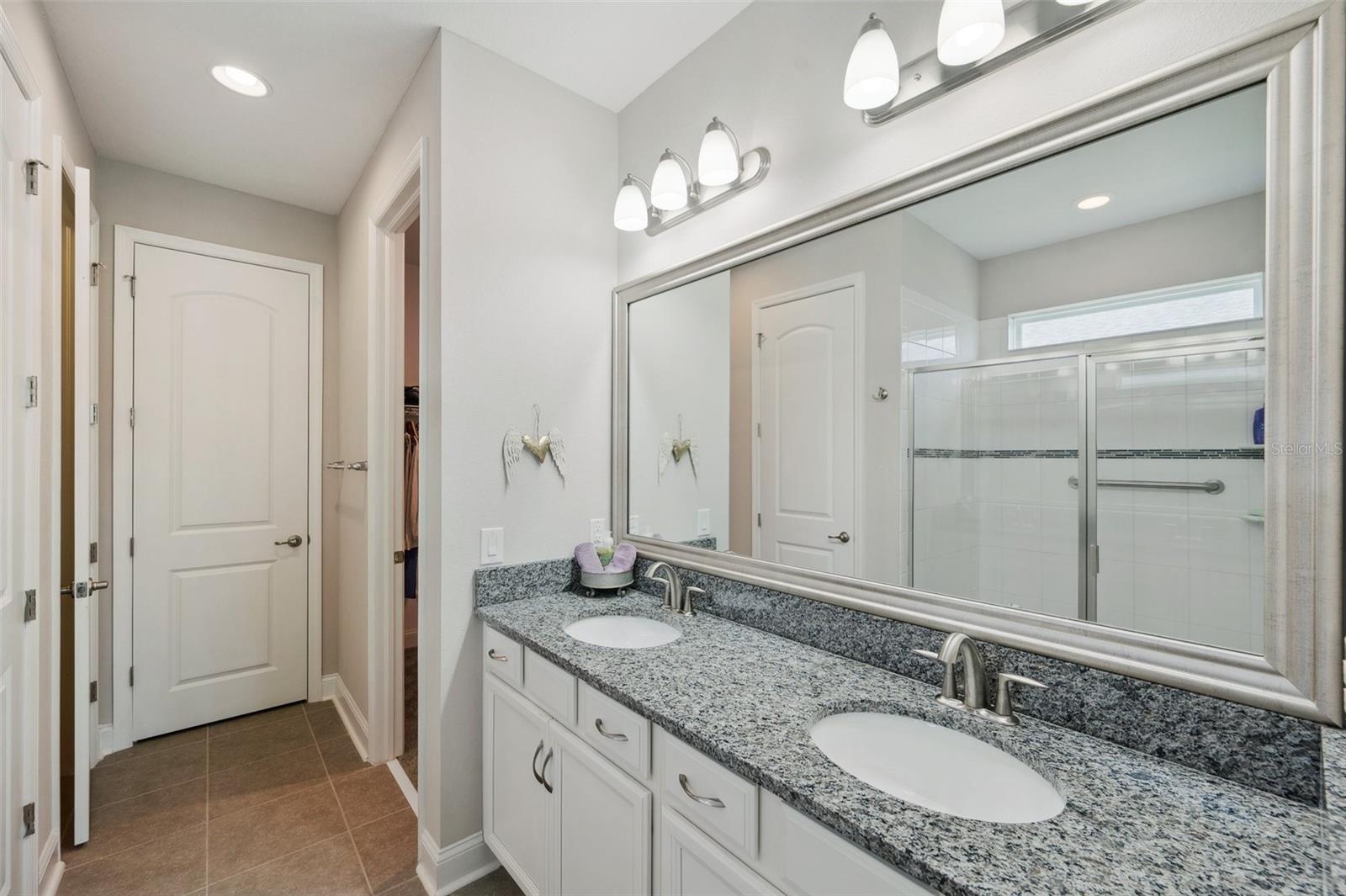 Image 24 of 52 For 764 W Bayshore Dr